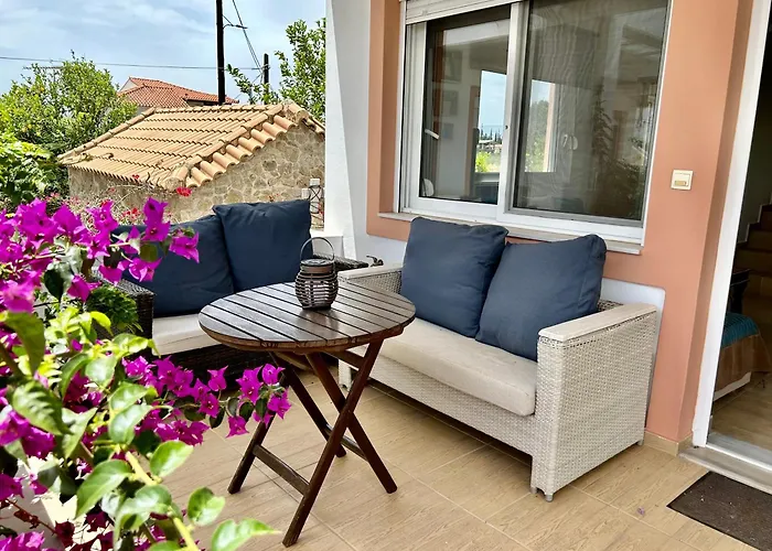 Michaella's Maissonete At Rafaella Kokkónion